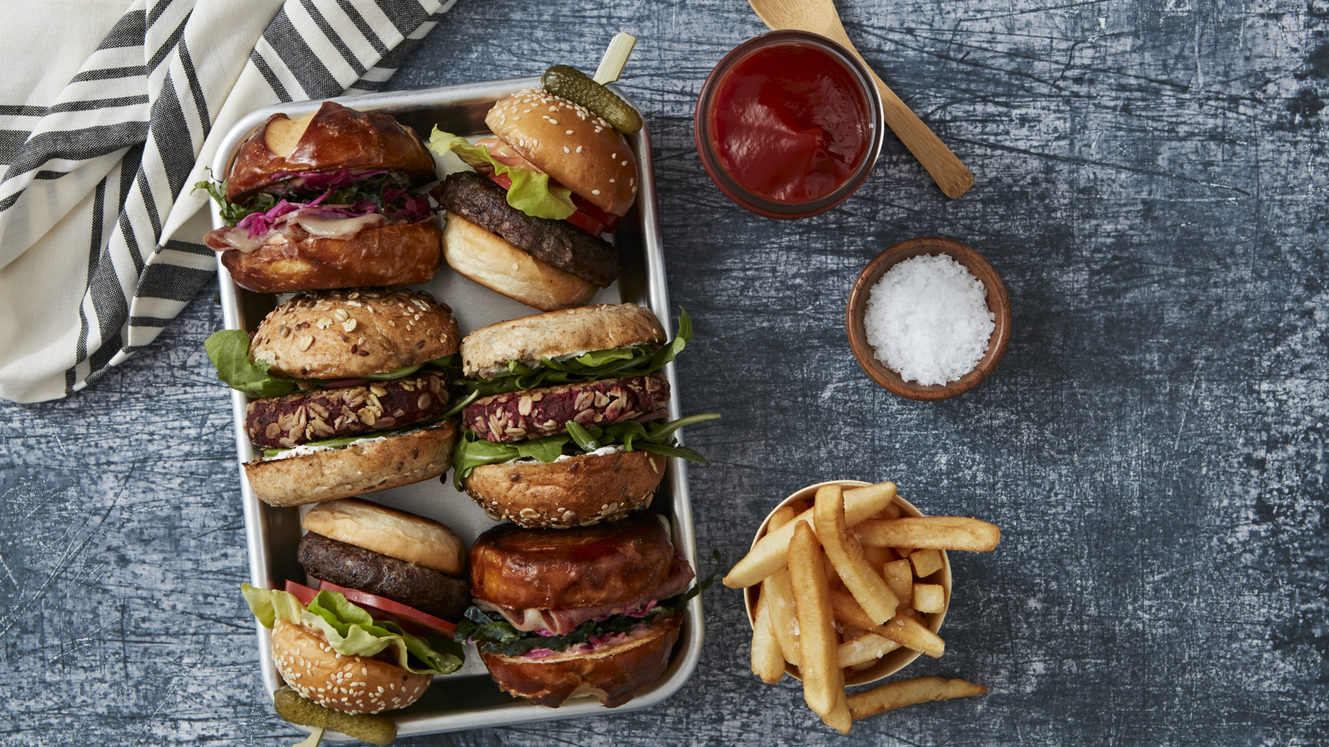Cocktail Sliders with fries